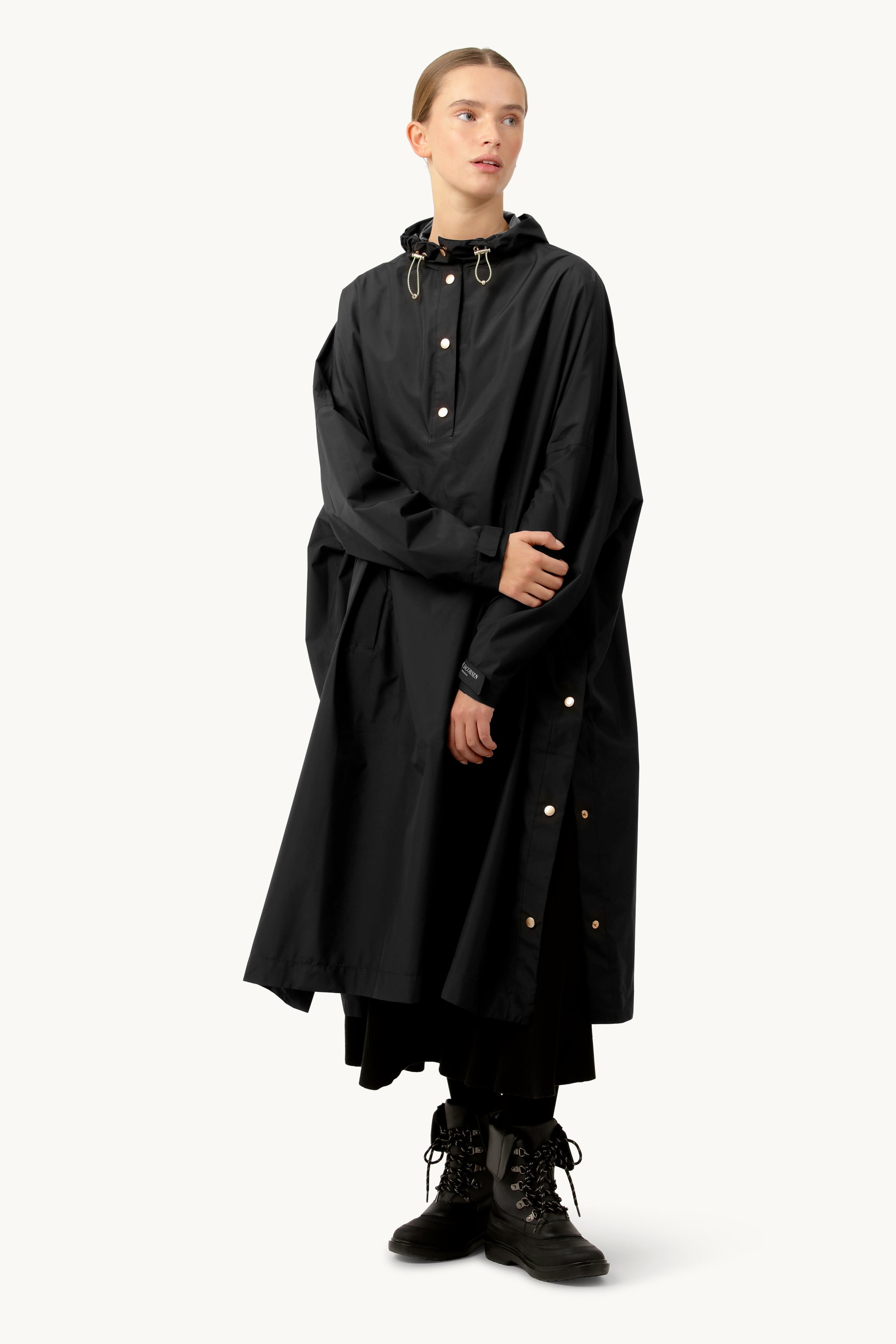Poncho con mangas - Negro