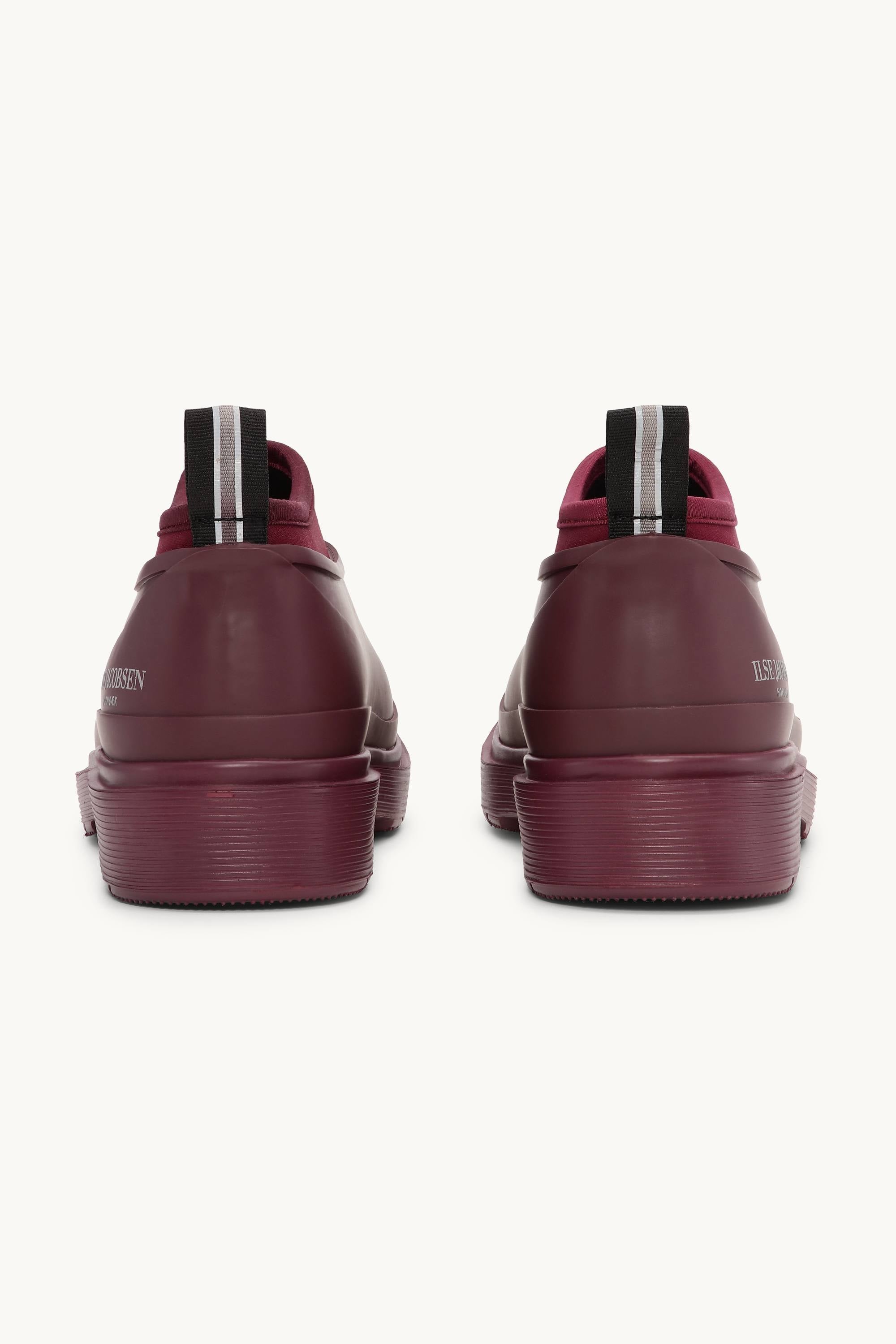 Zuecos de Lluvia Soft-Top - Maroon Banner