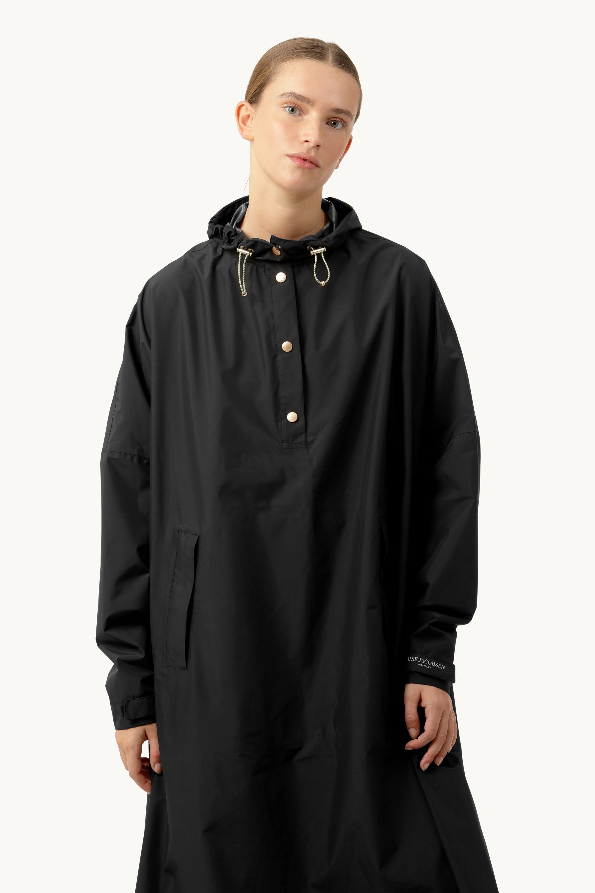 Poncho con mangas - Negro