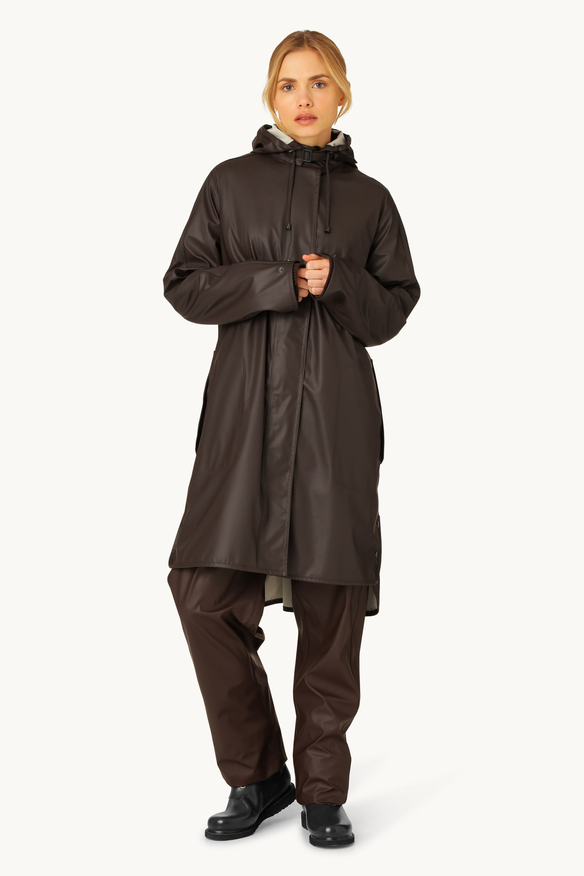 Light Raincoat - Ganache