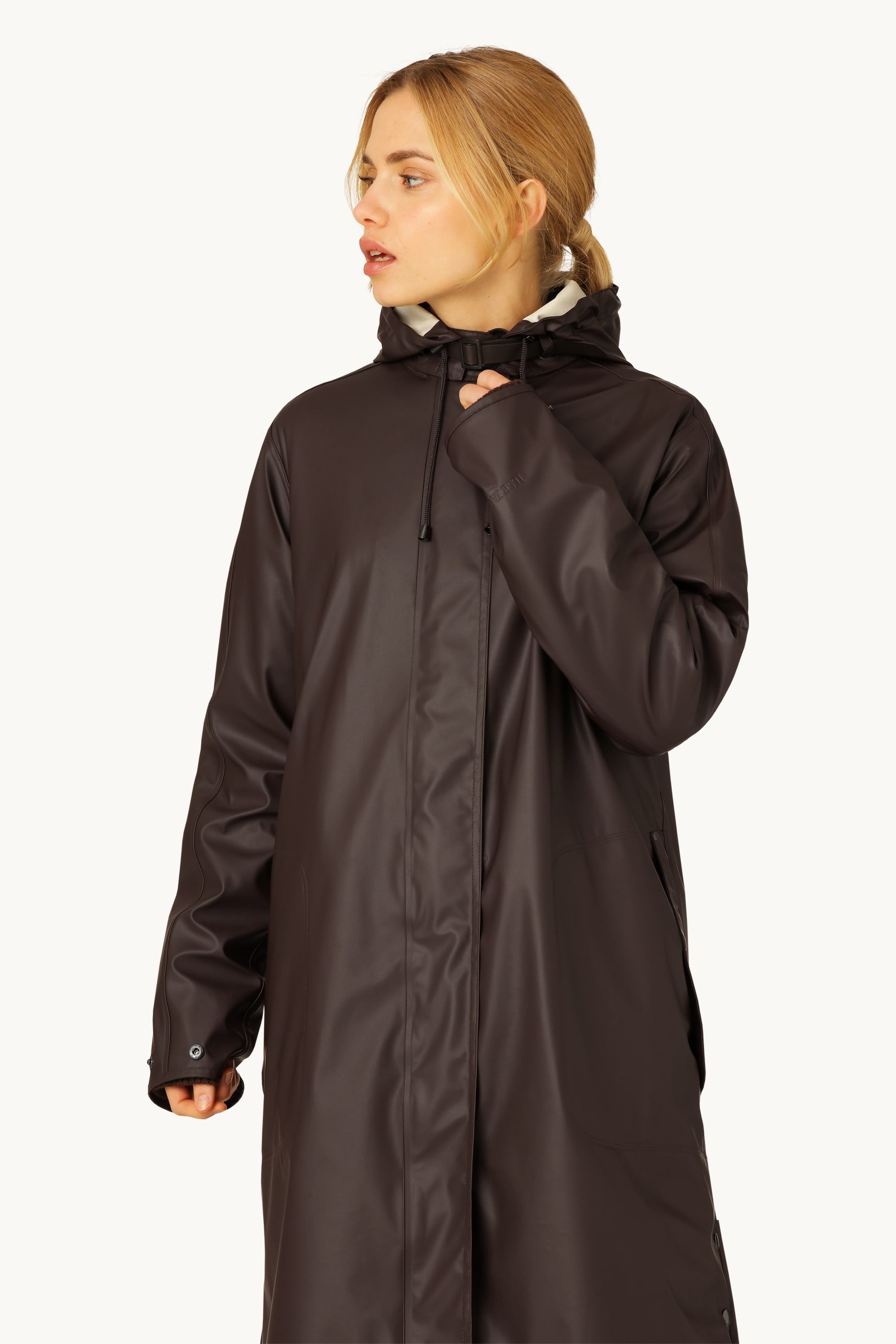 Light Raincoat - Ganache