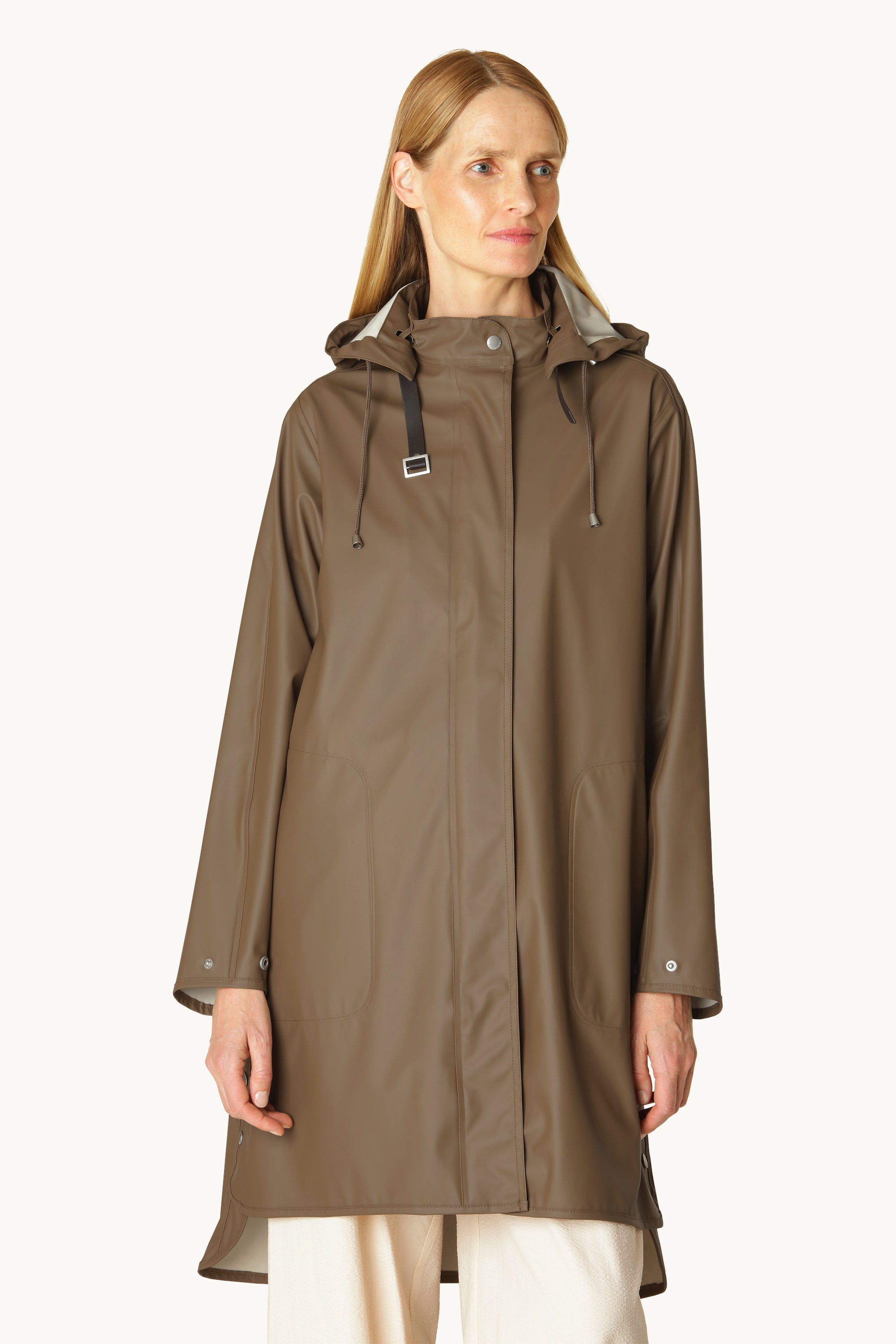 Light Raincoat - Cub Brown