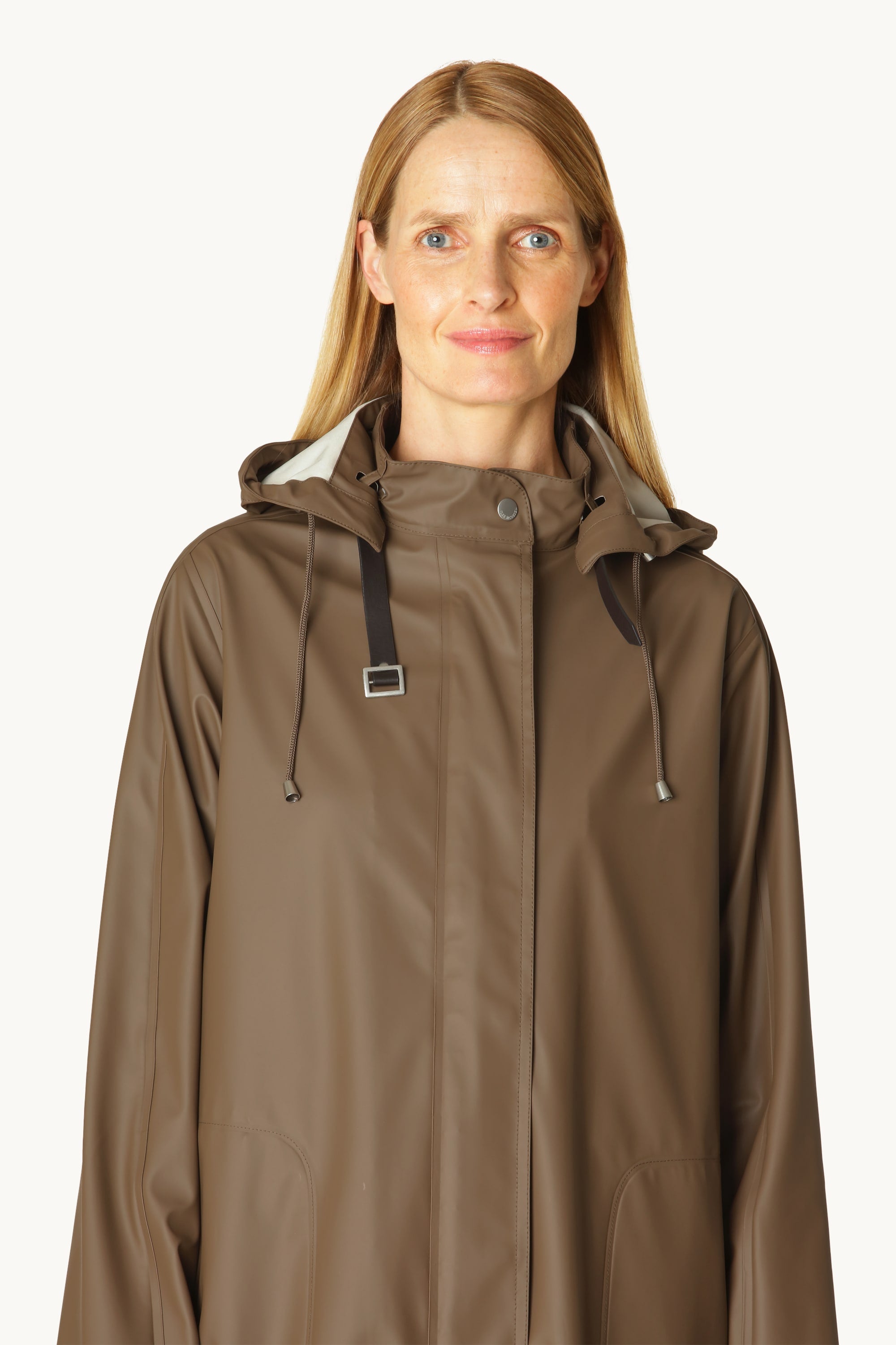 Light Raincoat - Cub Brown