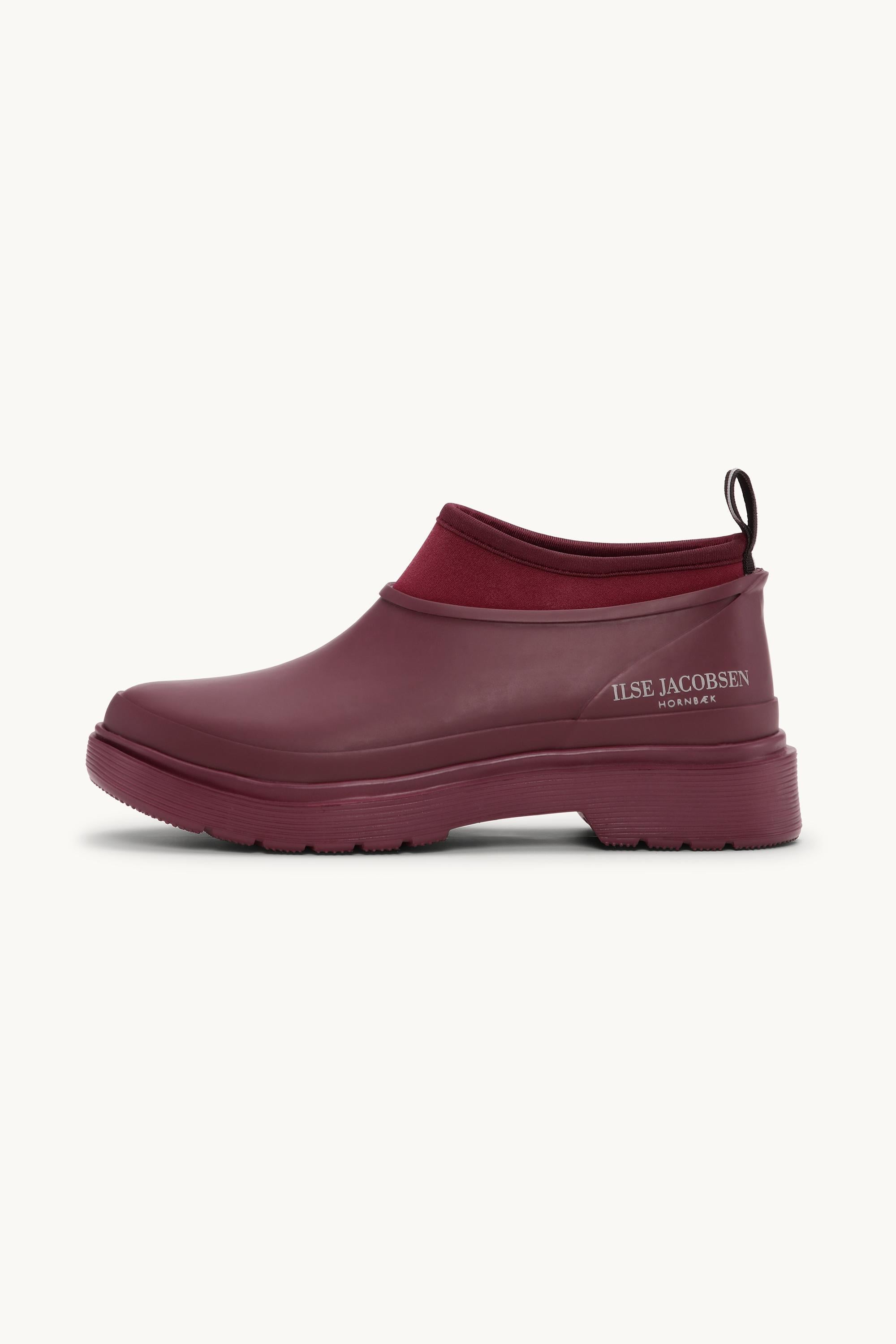 Zuecos de Lluvia Soft-Top - Maroon Banner