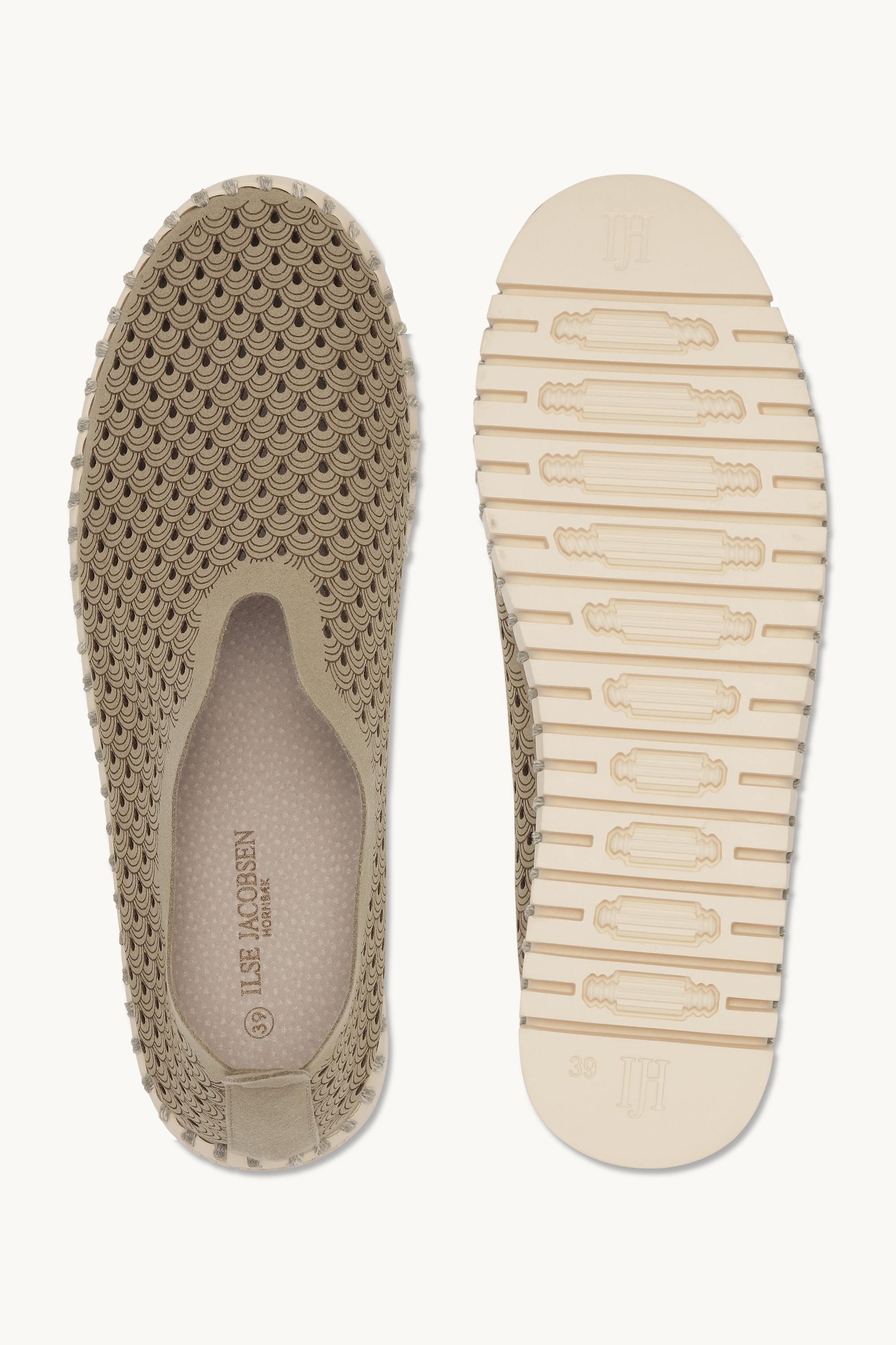 Tulip Flats - Coriander Pearled Ivory
