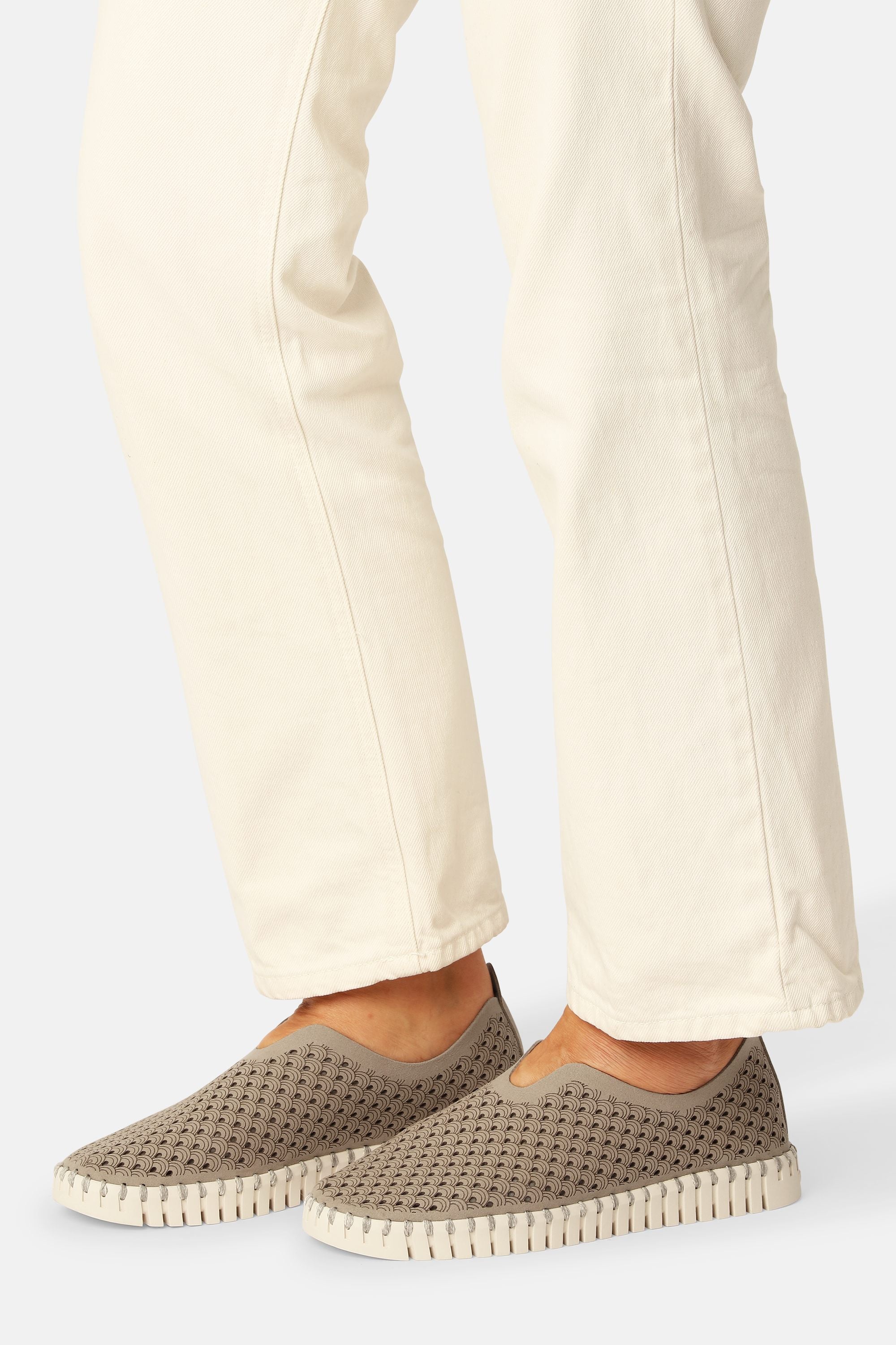 Tulip Flats - Coriander Pearled Ivory