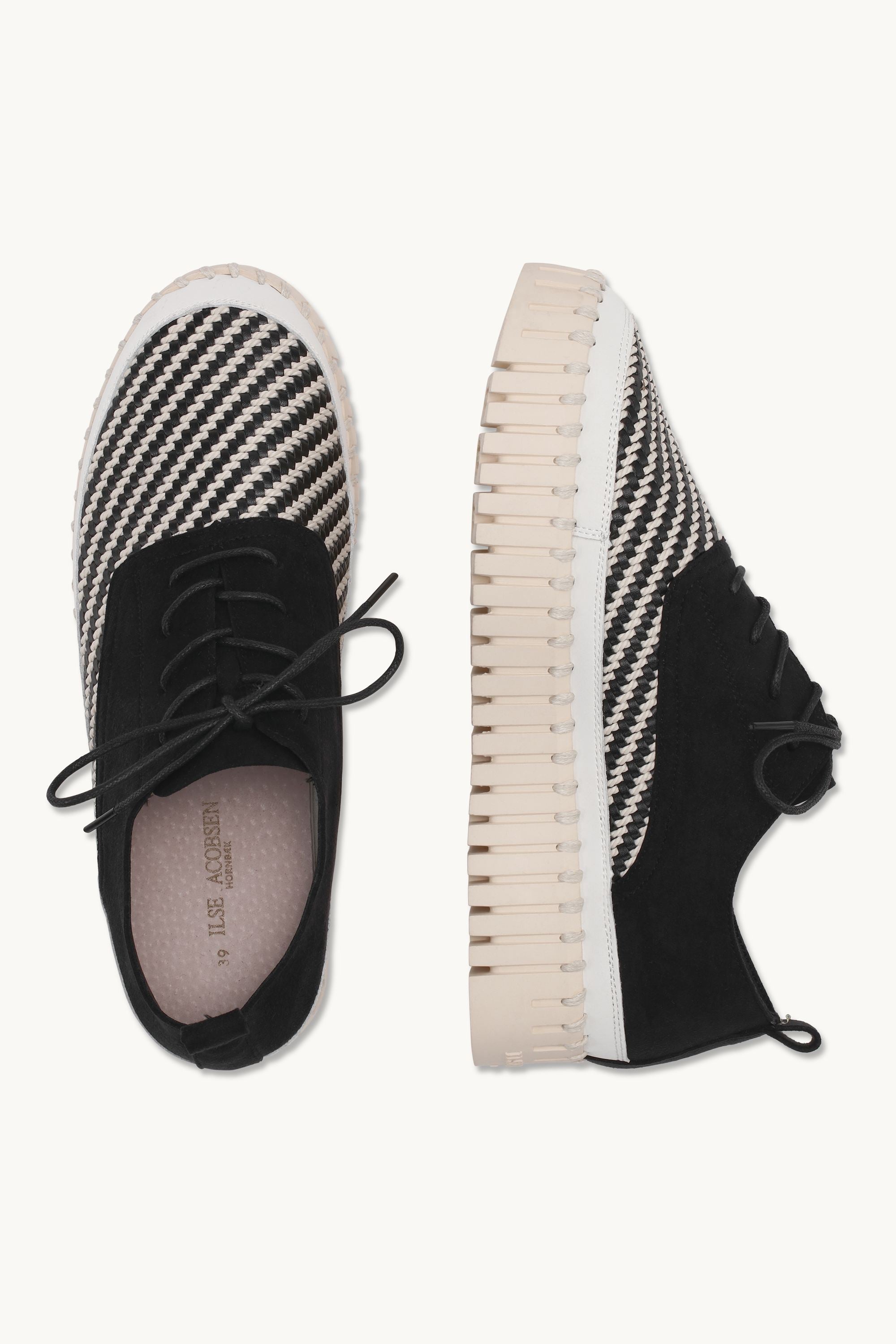 Tulip Flats With Laces - Black