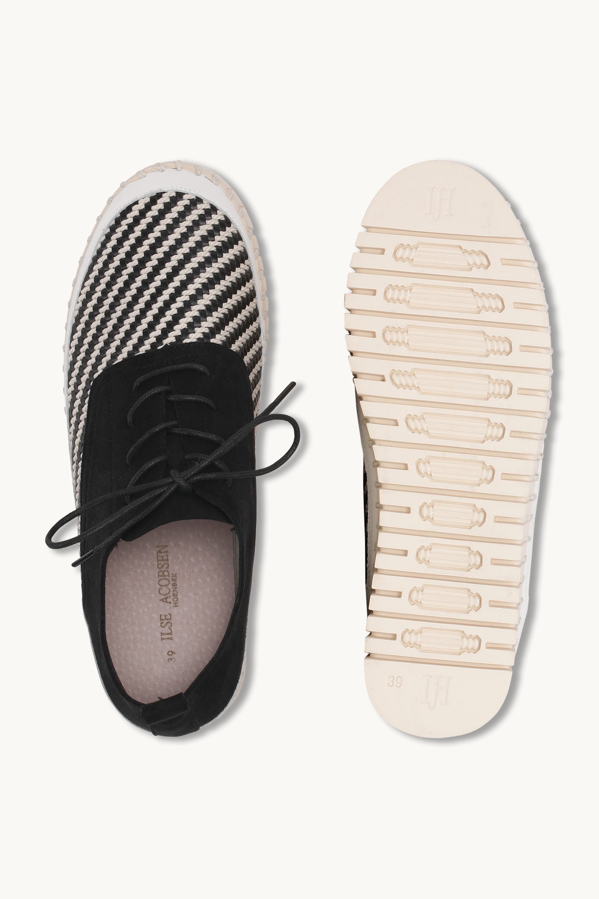 Tulip Flats With Laces - Black