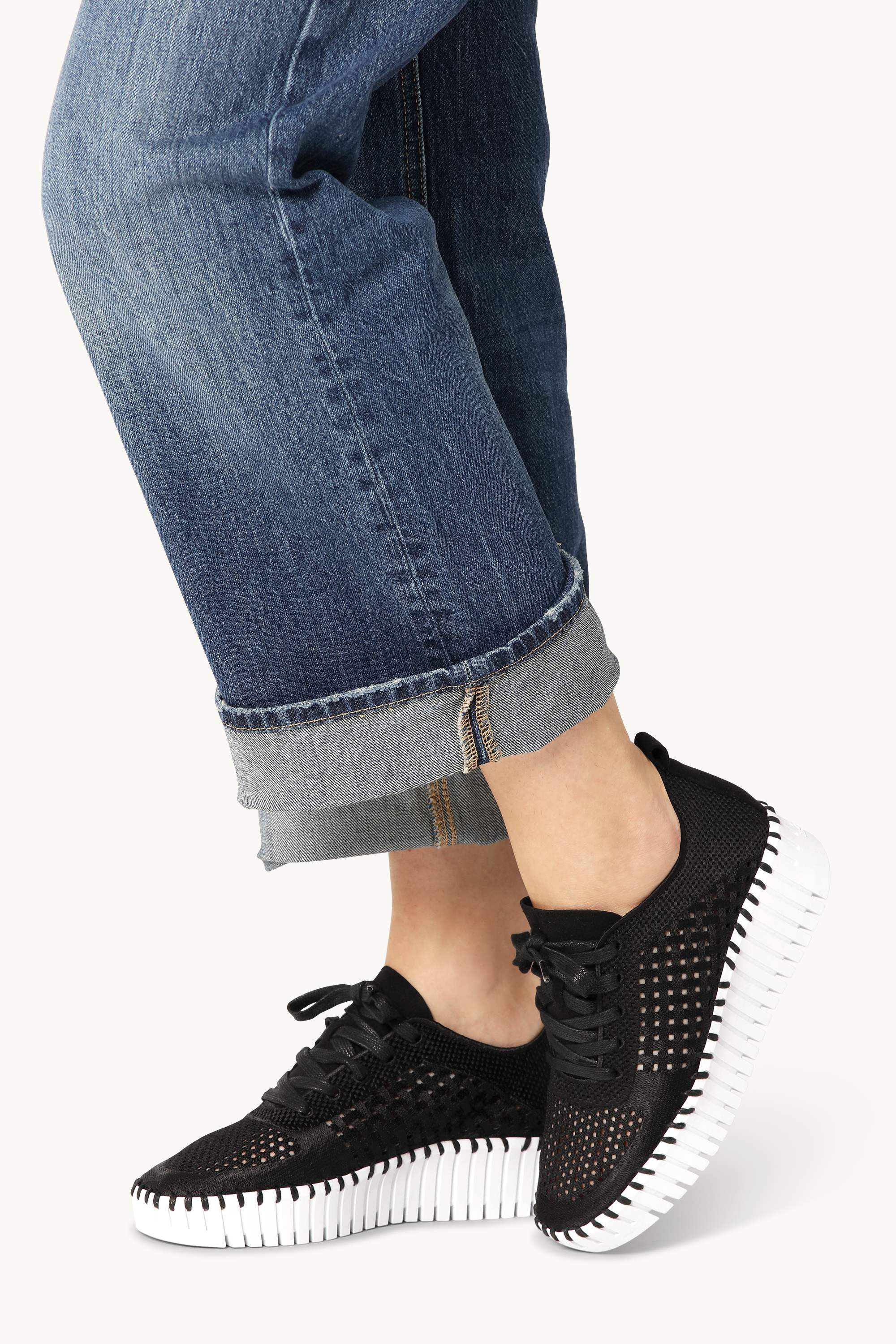 Tulip Flats With Laces - Black White