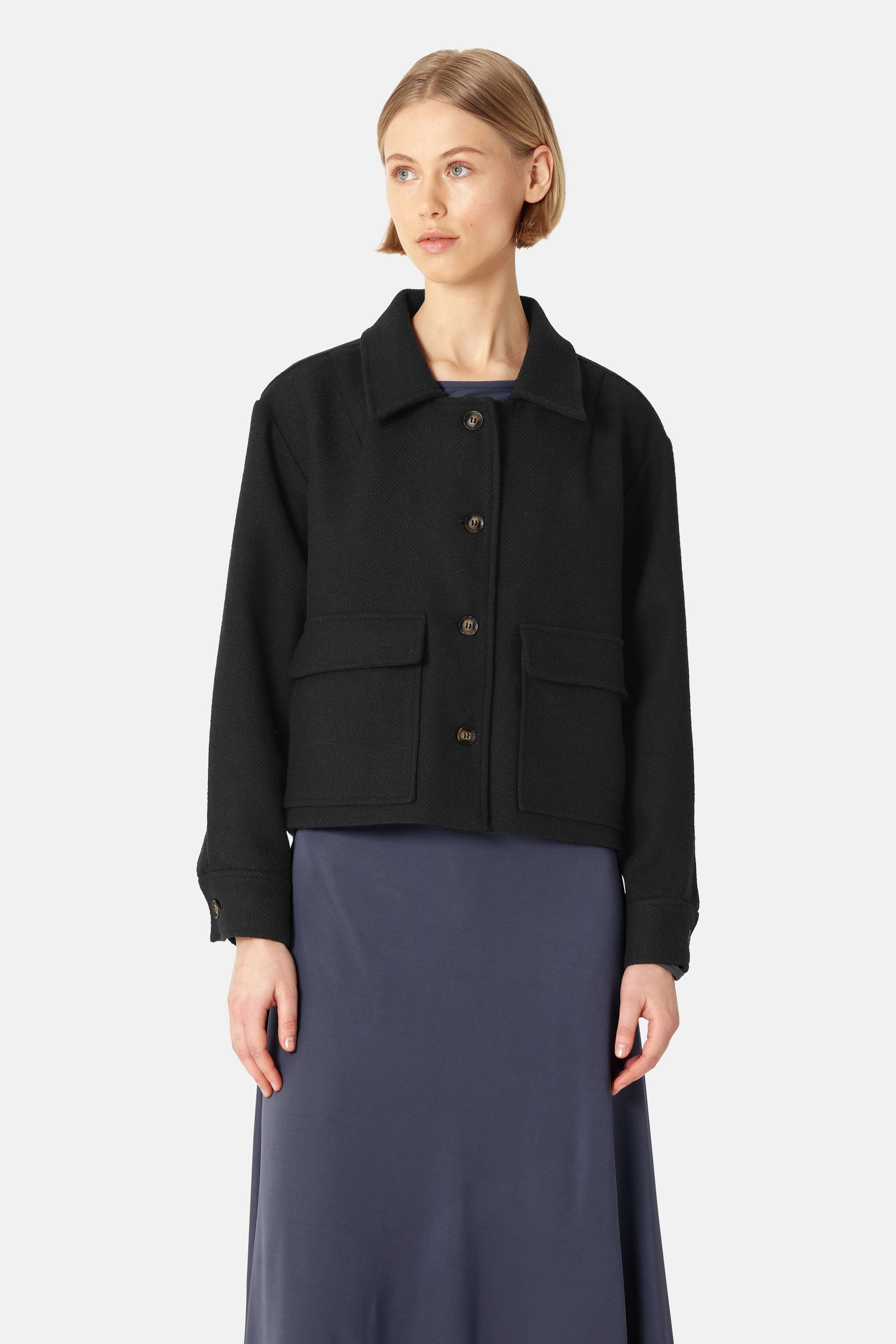 Short Buttoned Jacket - Black